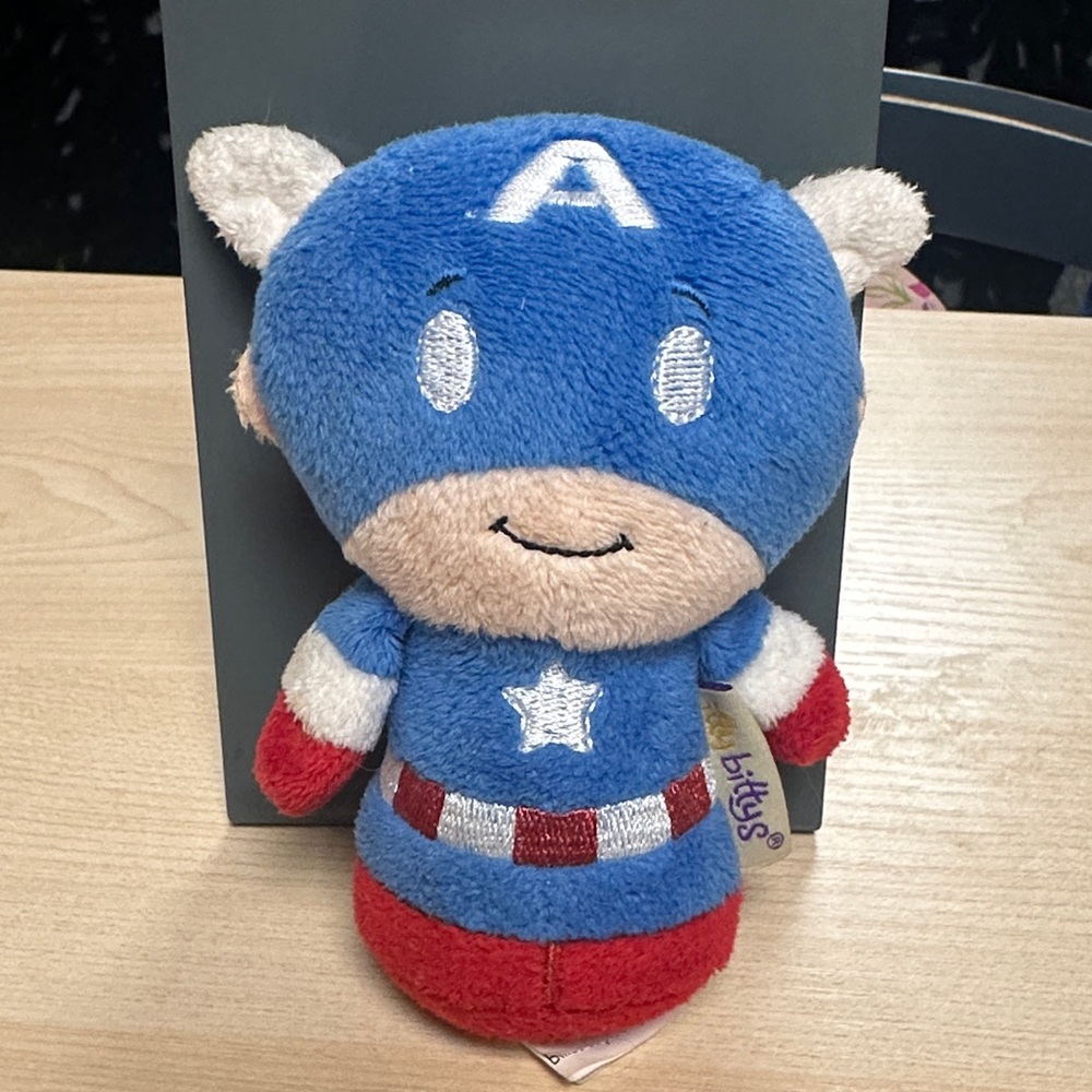 Hallmark Itty Bittys Avengers Captain America 4" Plush Stuffed Toy